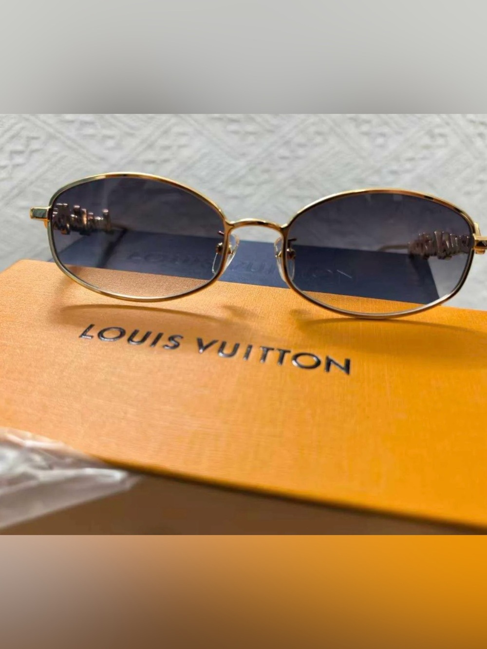 Gold Rim Oval Sunglasses - silver Frame, Gray Lenses